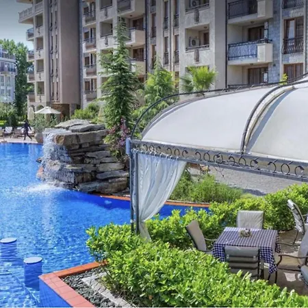 Sleeps 4 With Pools Access - Smart Tvs Apartment