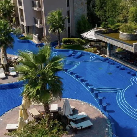 アパート Sleeps 4 With Pools Access - Smart Tvs サニービーチ